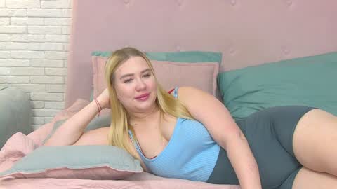 Snapshot of lunahouston chatting on January 13, 1:13 am LunaHouston online show from January 13, 1:13 am