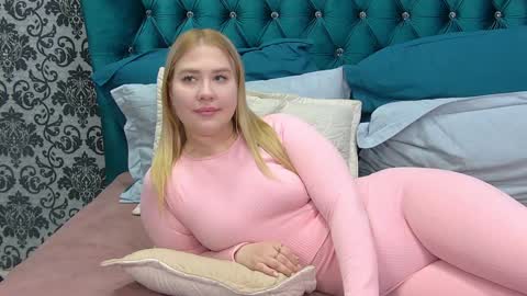 Snapshot of lunahouston chatting on January 31, 2:04 am LunaHouston online show from January 31, 2:04 am