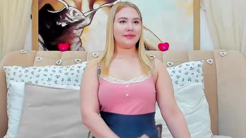 Snapshot of lunahouston chatting on February 16, 4:10 pm LunaHouston online show from February 16, 4:10 pm