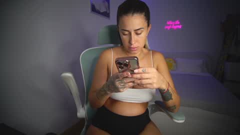 Laura online show from November 14, 11:53 am