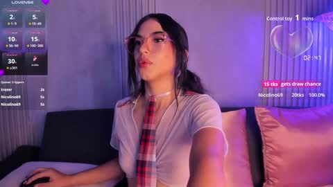 lunalancaster_ online show from October 10, 12:37 pm