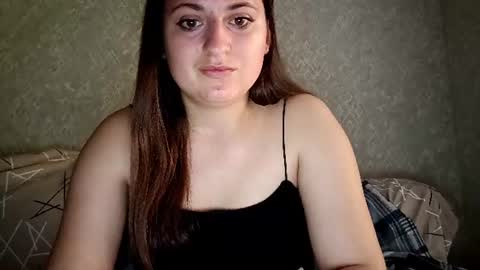 Snapshot of lunalili_1900 chatting on June 18, 7:08 am Layla online show from June 18, 7:08 am