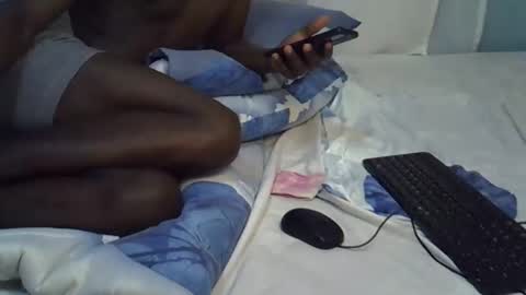 Snapshot of lunalove22_ chatting on September 14, 3:33 pm lunalove22_ online show from September 14, 3:33 pm