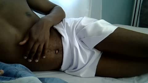 Snapshot of lunalove22_ chatting on October 28, 5:00 am lunalove22_ online show from October 28, 5:00 am