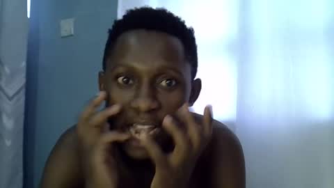 Snapshot of lunalove22_ chatting on November 22, 3:27 am lunalove22_ online show from November 22, 3:27 am