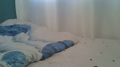 Snapshot of lunalove22_ chatting on November 28, 4:15 am lunalove22_ online show from November 28, 4:15 am