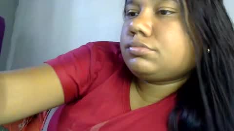 Snapshot of lunalove90 chatting on February 19, 7:43 pm i am alessandra online show from February 19, 7:43 pm