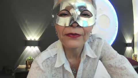 lunamisteriosa_ online show from September 24, 11:24 am