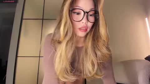 Aisha online show from October 26, 10:21 am