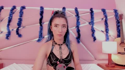 Luna Page online show from December 28, 5:35 pm