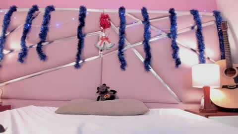 Luna Page online show from December 29, 1:06 pm