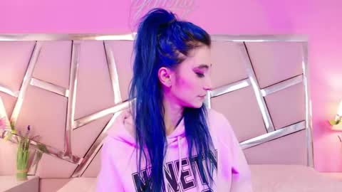 Luna Page online show from September 20, 8:32 pm