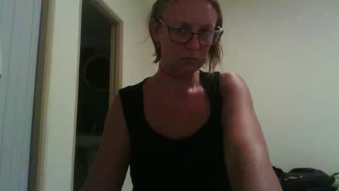 LunaPearl   online show from January 6, 7:01 am