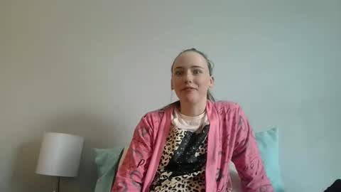 lunapixie2020 online show from April 14, 8:59 pm