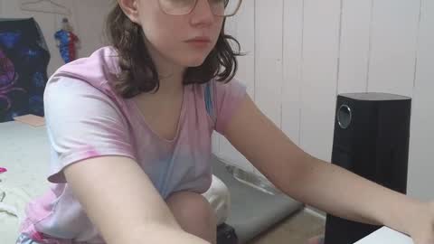 Snapshot of lunaquinn45 chatting on January 3, 12:22 am lunaquinn45 online show from January 3, 12:22 am