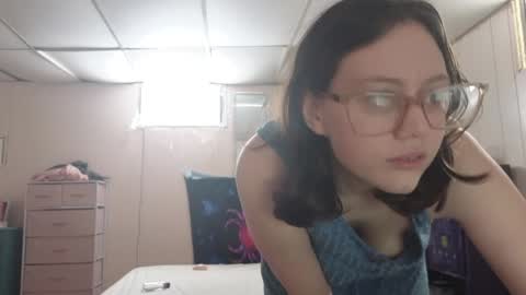 Snapshot of lunaquinn45 chatting on January 11, 4:14 pm lunaquinn45 online show from January 11, 4:14 pm