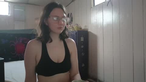Snapshot of lunaquinn45 chatting on February 3, 11:05 pm lunaquinn45 online show from February 3, 11:05 pm