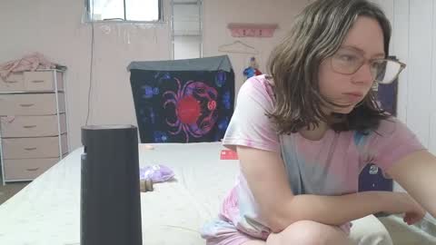 Snapshot of lunaquinn45 chatting on February 4, 4:29 pm lunaquinn45 online show from February 4, 4:29 pm