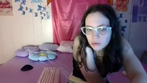 Snapshot of lunaquinn45 chatting on October 26, 3:29 pm lunaquinn45 online show from October 26, 3:29 pm