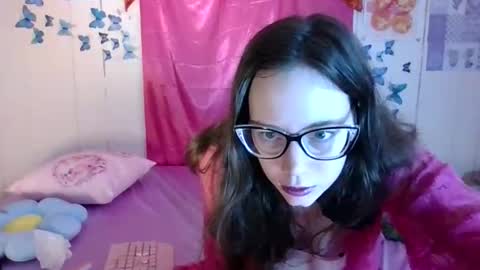 Snapshot of lunaquinn45 chatting on November 11, 4:29 pm lunaquinn45 online show from November 11, 4:29 pm