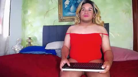 Snapshot of lunar_shade chatting on February 13, 10:17 pm jesus online show from February 13, 10:17 pm