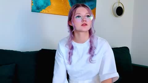 lunariafox online show from March 13, 2:45 pm