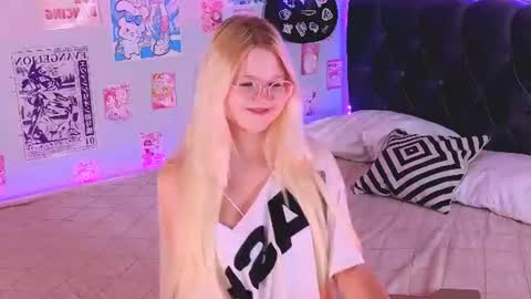 Snapshot of lunariafox chatting on July 28, 4:39 pm lunariafox online show from July 28, 4:39 pm