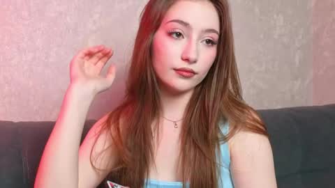 Snapshot of lunarialive chatting on May 25, 9:15 am Sonya online show from May 25, 9:15 am