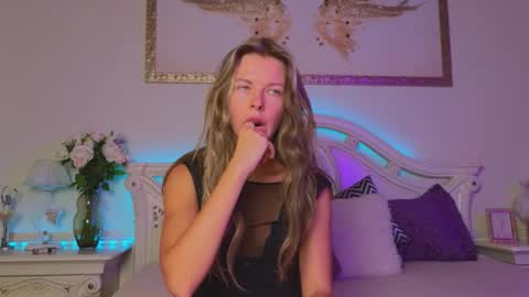 Luna Rishi online show from September 24, 11:57 am