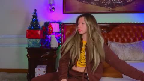 Luna Rishi online show from December 20, 6:20 am