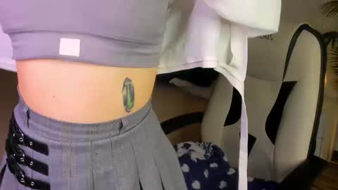 Lily online show from November 19, 5:29 am