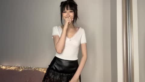 Snapshot of lunarmolly chatting on April 15, 6:04 pm LunarMoly online show from April 15, 6:04 pm