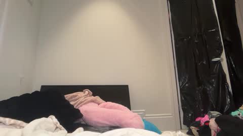 lunarose17 online show from February 17, 7:49 am