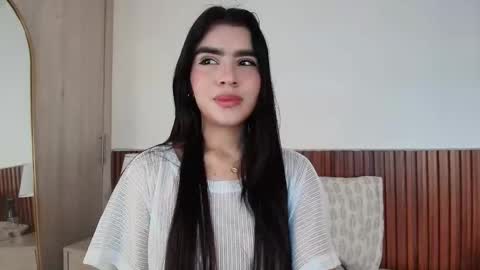 Snapshot of lunarousse_ chatting on May 17, 3:04 am Luna Rousse online show from May 17, 3:04 am