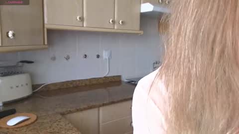 Snapshot of lunary_mix chatting on September 28, 10:31 am  Luna online show from September 28, 10:31 am