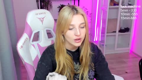 Kate online show from December 7, 11:45 pm