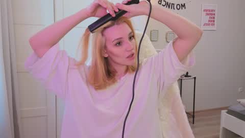 Kate online show from February 3, 9:58 am