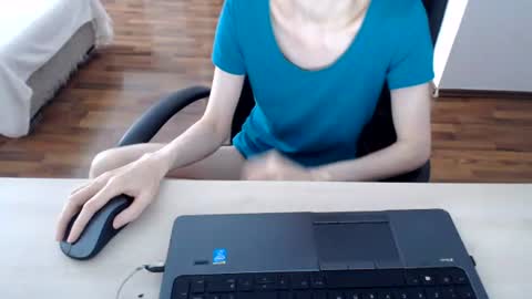 Snapshot of lunavibe_ chatting on June 13, 11:52 am lunavibe_ online show from June 13, 11:52 am