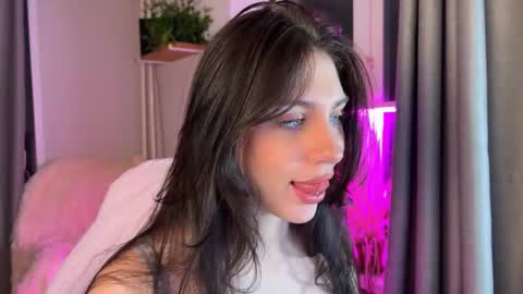 Snapshot of lunawho chatting on February 27, 3:28 am Luna online show from February 27, 3:28 am