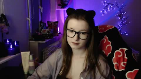 Snapshot of lunaxcherry chatting on April 30, 6:47 pm LunaXcherry online show from April 30, 6:47 pm