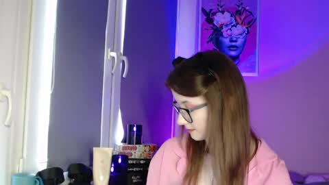 Snapshot of lunaxcherry chatting on May 21, 6:15 pm LunaXcherry online show from May 21, 6:15 pm