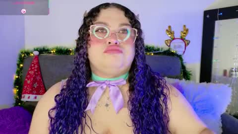 Snapshot of lunitaa_0 chatting on December 4, 3:05 am L U N I T A online show from December 4, 3:05 am