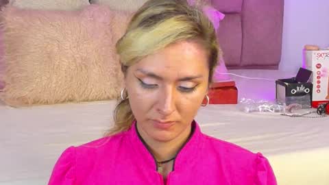 Snapshot of lunitadiva chatting on November 18, 1:26 pm lunitadiva online show from November 18, 1:26 pm