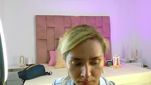 Snapshot of lunitadiva chatting on November 23, 3:12 pm lunitadiva online show from November 23, 3:12 pm