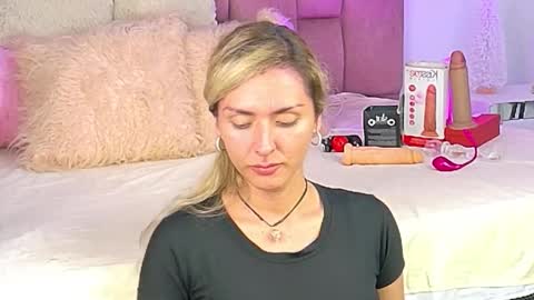 Snapshot of lunitadiva chatting on December 1, 1:38 pm lunitadiva online show from December 1, 1:38 pm