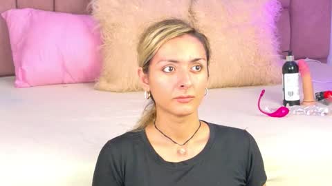 Snapshot of lunitadiva chatting on December 4, 7:44 pm lunitadiva online show from December 4, 7:44 pm