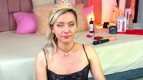 Snapshot of lunitadiva chatting on January 11, 4:12 pm lunitadiva online show from January 11, 4:12 pm