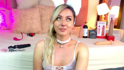 lunitadiva online show from February 2, 3:11 pm