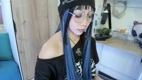 Snapshot of lunivyra chatting on July 30, 3:22 pm lunivyra online show from July 30, 3:22 pm