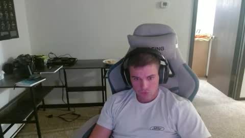 lunk3232 online show from December 19, 9:00 pm